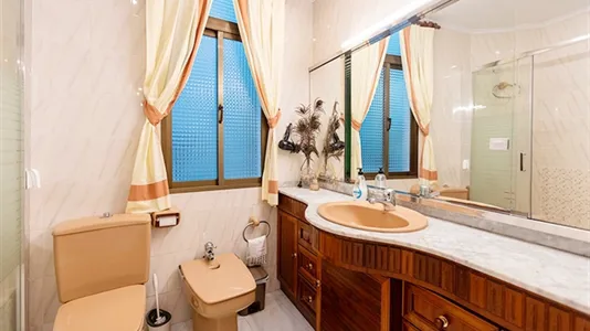 Rooms in Bilbao - photo 5