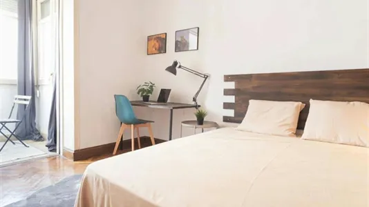 Rooms in Barcelona Eixample - photo 2