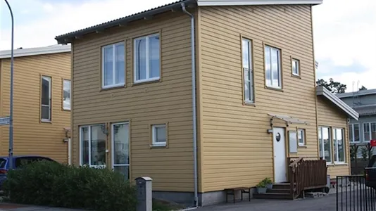 Houses in Sundbyberg - photo 1