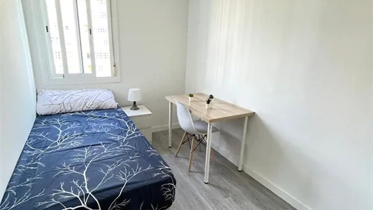 Rooms in Cornellà de Llobregat - photo 1