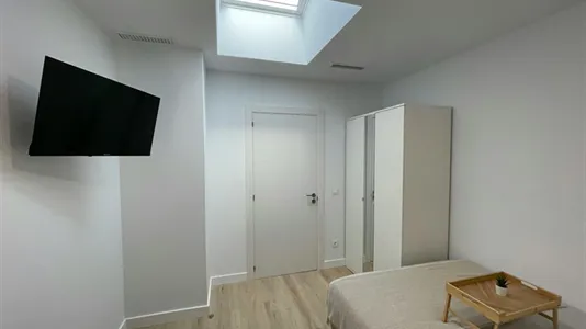 Rooms in El Prat de Llobregat - photo 7