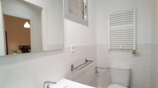 Rooms in Barcelona Eixample - photo 9