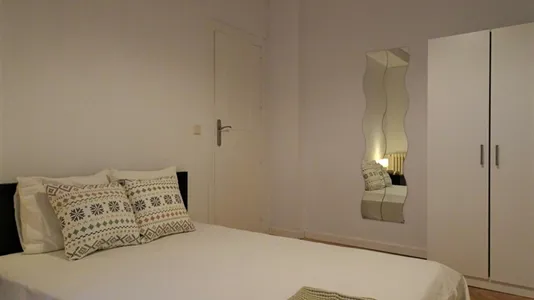 Rooms in Madrid Chamberí - photo 2