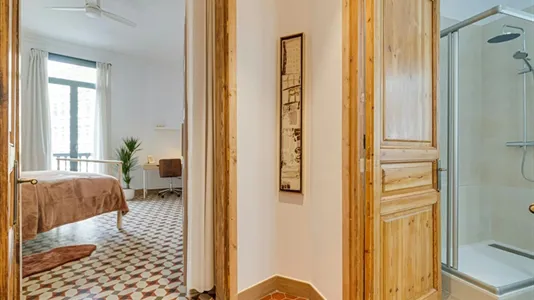 Rooms in Barcelona Eixample - photo 4