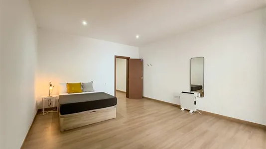 Rooms in Barcelona Ciutat Vella - photo 2