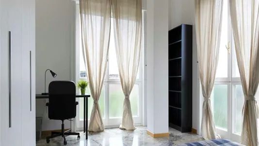 Rooms in Milano Zona 8 - Fiera, Gallaratese, Quarto Oggiaro - photo 6