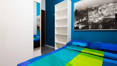 Room for rent in Milano Zona 6 - Barona, Lorenteggio, Milan