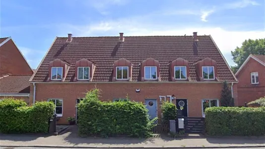 Houses in Burlöv - photo 1