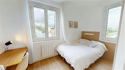 Room for rent in Saint-Julien-en-Genevois, Auvergne-Rhône-Alpes