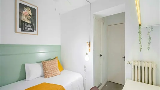 Rooms in Madrid Centro - photo 7