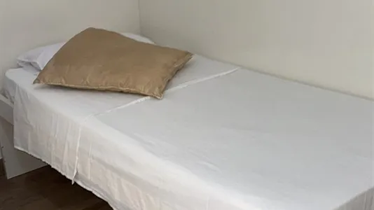 Rooms in Málaga - photo 1