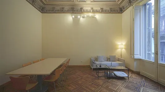 Rooms in Barcelona Ciutat Vella - photo 6