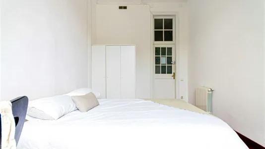 Rooms in Barcelona Eixample - photo 3