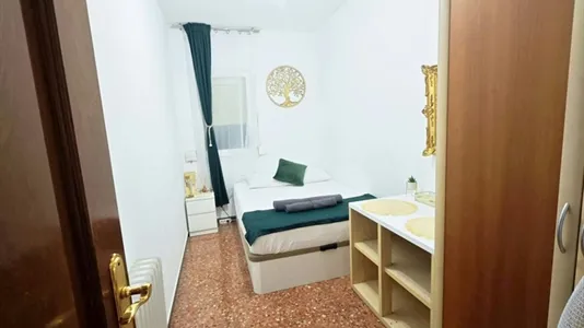 Rooms in Barcelona Eixample - photo 2
