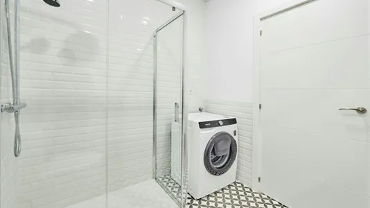 Rooms in Barcelona Ciutat Vella - photo 6