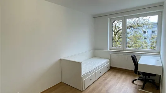 Rooms in Munich Moosach - photo 1