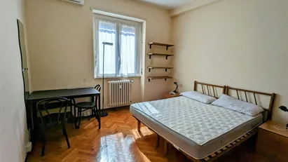 Room for rent in Milano Zona 6 - Barona, Lorenteggio, Milan