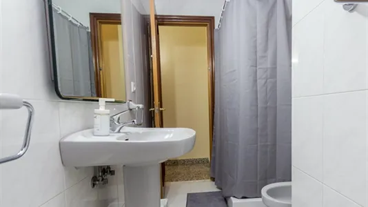 Rooms in Málaga - photo 5