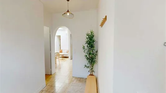 Rooms in Paris 8ème arrondissement - photo 7