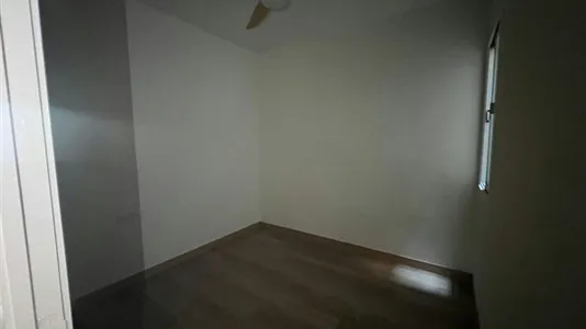 Rooms in Cornellà de Llobregat - photo 3