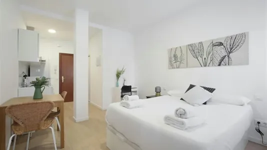 Apartments in Madrid Ciudad Lineal - photo 1