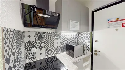 Room for rent in Saint-Julien-en-Genevois, Auvergne-Rhône-Alpes