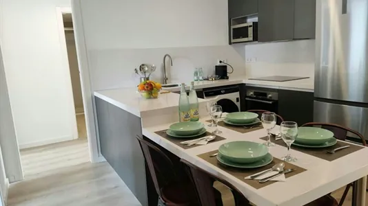 Rooms in Barcelona Ciutat Vella - photo 10