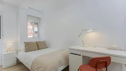 Rooms in el Camí de Vera - photo 1