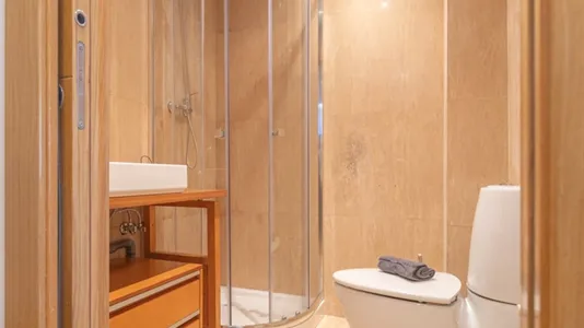 Rooms in Madrid Centro - photo 10