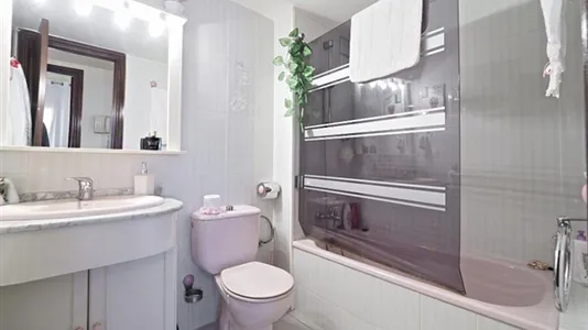 Rooms in Barcelona Sants-Montjuïc - photo 9