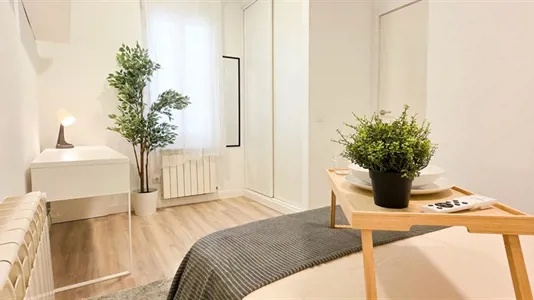 Rooms in Madrid Centro - photo 3