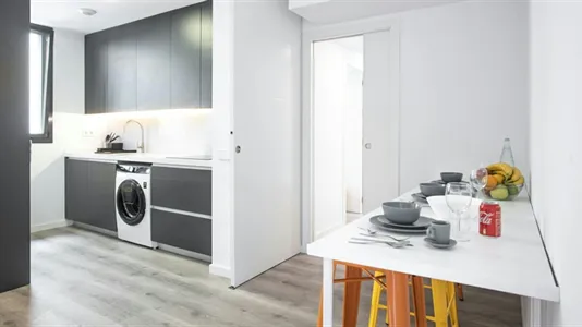 Rooms in Barcelona Ciutat Vella - photo 7