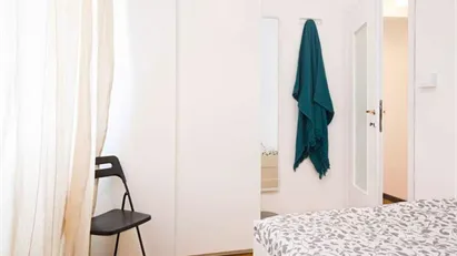 Room for rent in Milano Zona 6 - Barona, Lorenteggio, Milan