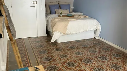 Rooms in Barcelona Ciutat Vella - photo 2