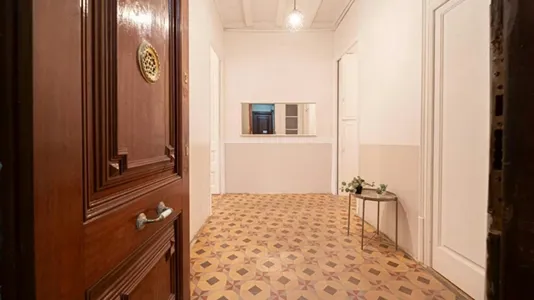Rooms in Barcelona Eixample - photo 7