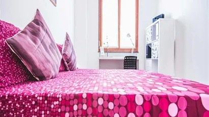 Room for rent in Milano Zona 9 - Porta Garibaldi, Niguarda, Milan