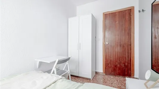 Rooms in AlaquĆ s - photo 6