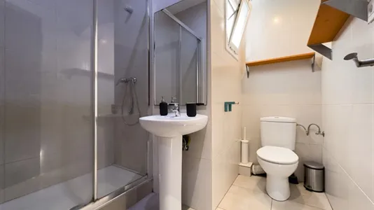 Rooms in Barcelona Ciutat Vella - photo 7