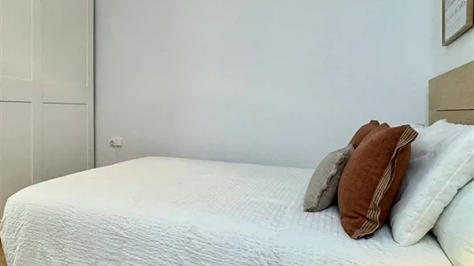 Rooms in Barcelona Eixample - photo 3
