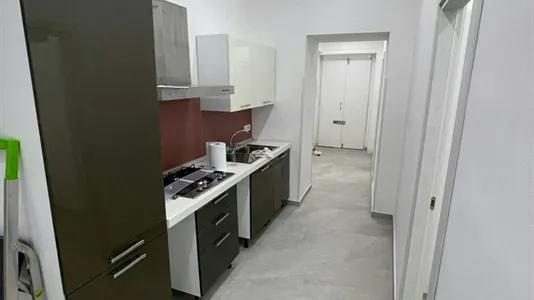 Rooms in Napoli Municipalità 3 - photo 10