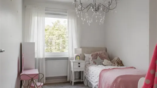 Houses in Örebro - photo 6