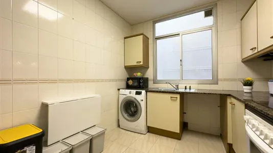 Rooms in Barcelona Eixample - photo 8