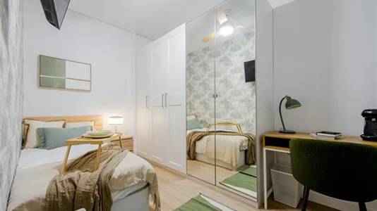 Rooms in Madrid Chamberí - photo 1