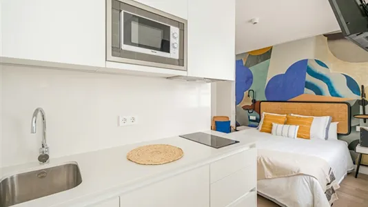 Rooms in Málaga - photo 1