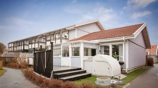 Houses in Huddinge - photo 1