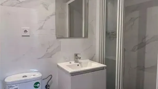 Rooms in Barcelona Eixample - photo 10