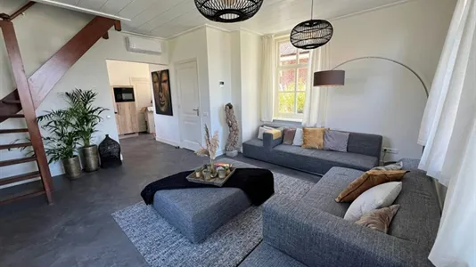 Houses in Alphen aan den Rijn - photo 4