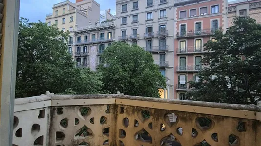 Rooms in Barcelona Eixample - photo 2