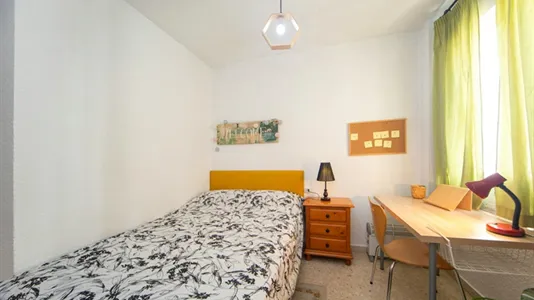 Rooms in Granada - photo 2
