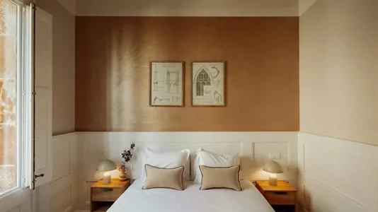 Rooms in Barcelona Ciutat Vella - photo 3